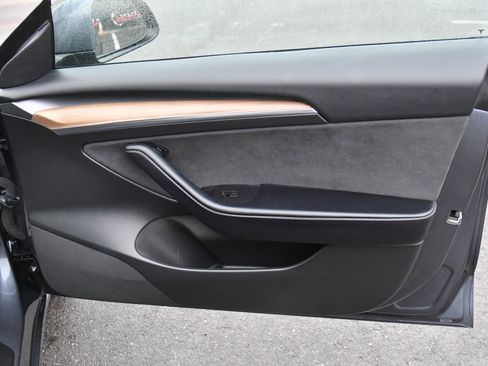 Used 2023 Tesla Model 3 Standard Range image 40