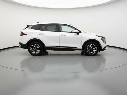 Used 2025 Kia Sportage LX FWD image 11