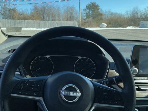 Used 2024 Nissan Altima 2.5 SV image 20