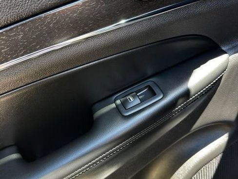 Used 2018 Jeep Grand Cherokee Limited AWD/4WD image 15