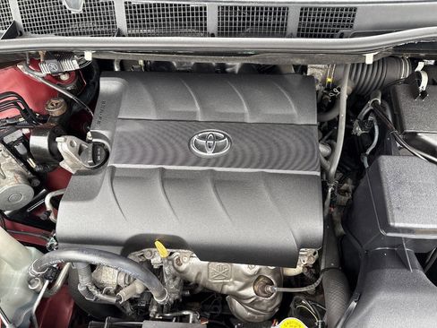 Used 2015 Toyota Sienna XLE 8 Passenger 4dr Mini Van image 35