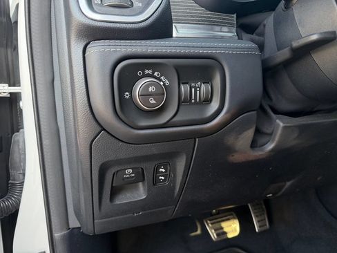Used 2022 RAM 1500 Limited AWD/4WD image 15