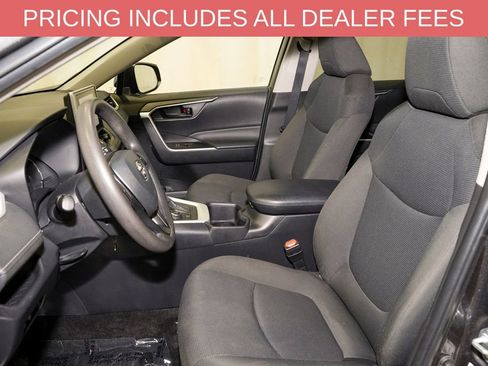 Used 2025 Toyota RAV4 LE AWD/4WD image 9
