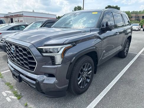 Used 2023 Toyota Sequoia Platinum AWD/4WD image 3