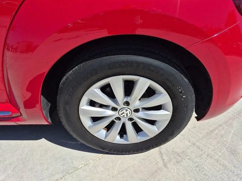 Used 2019 Volkswagen Beetle 2.0T S FWD image 9