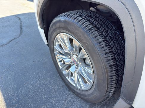 Used 2019 GMC Sierra 1500 Denali w/ Driver Alert Package II AWD/4WD image 9