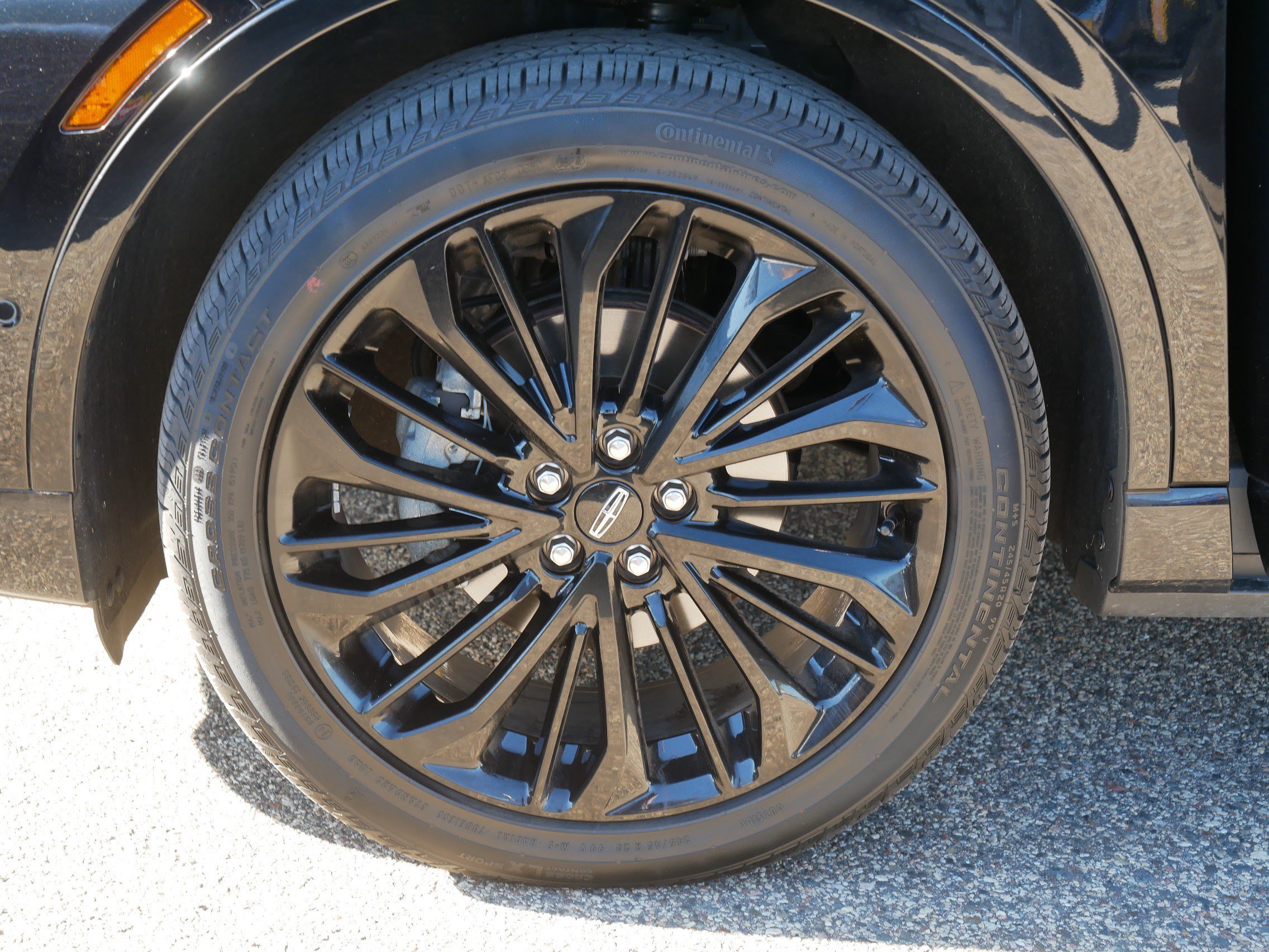 Used 2024 Lincoln Corsair AWD w/ Equipment Group 102A image 15