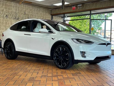 Used 2018 Tesla Model X 75D AWD/4WD image 9