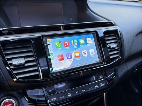 Used 2016 Honda Accord Touring image 18