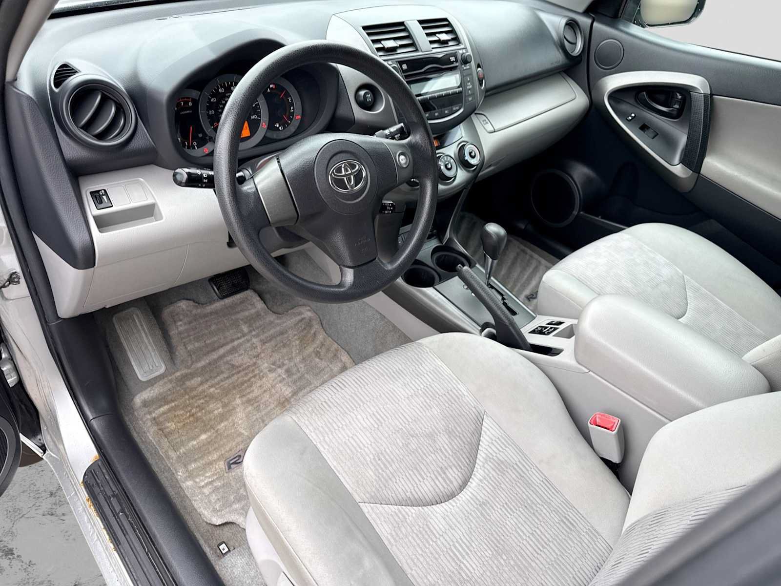 Used 2011 Toyota RAV4 4WD w/ Base L4 Extra Value Pkg image 2