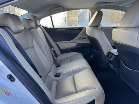 Used 2019 Lexus ES 350 w/ Premium Package image 16