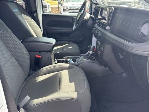 Certified 2025 Jeep Wrangler Unlimited Rubicon 4xe w/ Convenience Group AWD/4WD image 15