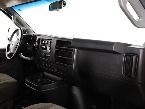 Used 2021 Chevrolet Express 3500 w/ Driver Convenience Package RWD image 22