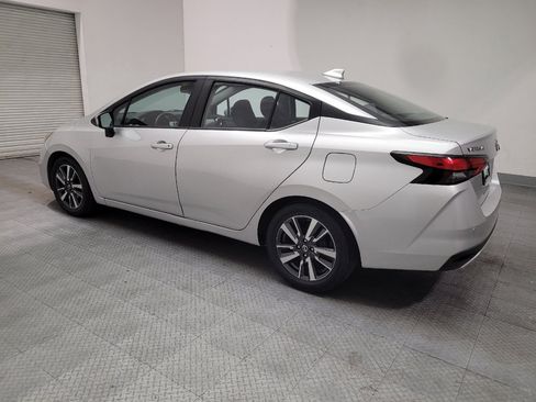 Used 2021 Nissan Versa SV FWD image 3