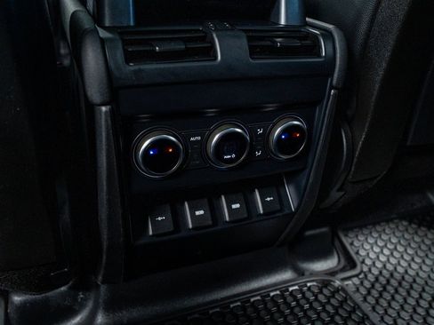 Used 2020 Land Rover Defender 110 SE image 55