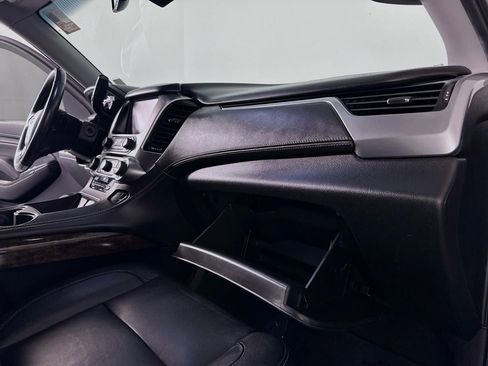 Used 2020 Chevrolet Suburban LT image 43