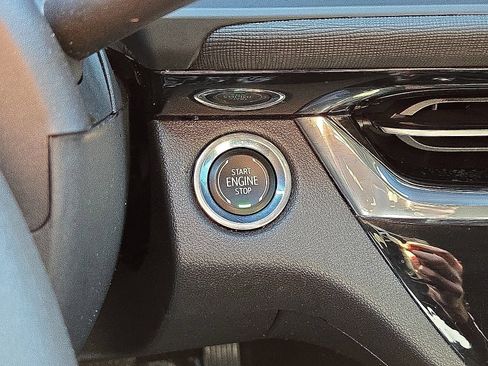 Used 2025 Buick Envista Sport Touring w/ Convenience II Package FWD image 32