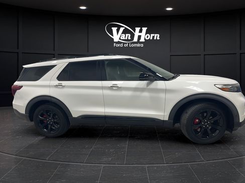 Used 2020 Ford Explorer ST w/ ST Street Pack AWD/4WD image 8