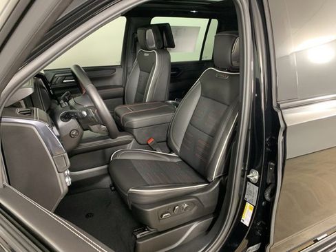 Used 2025 GMC Yukon XL AT4 Ultimate image 32