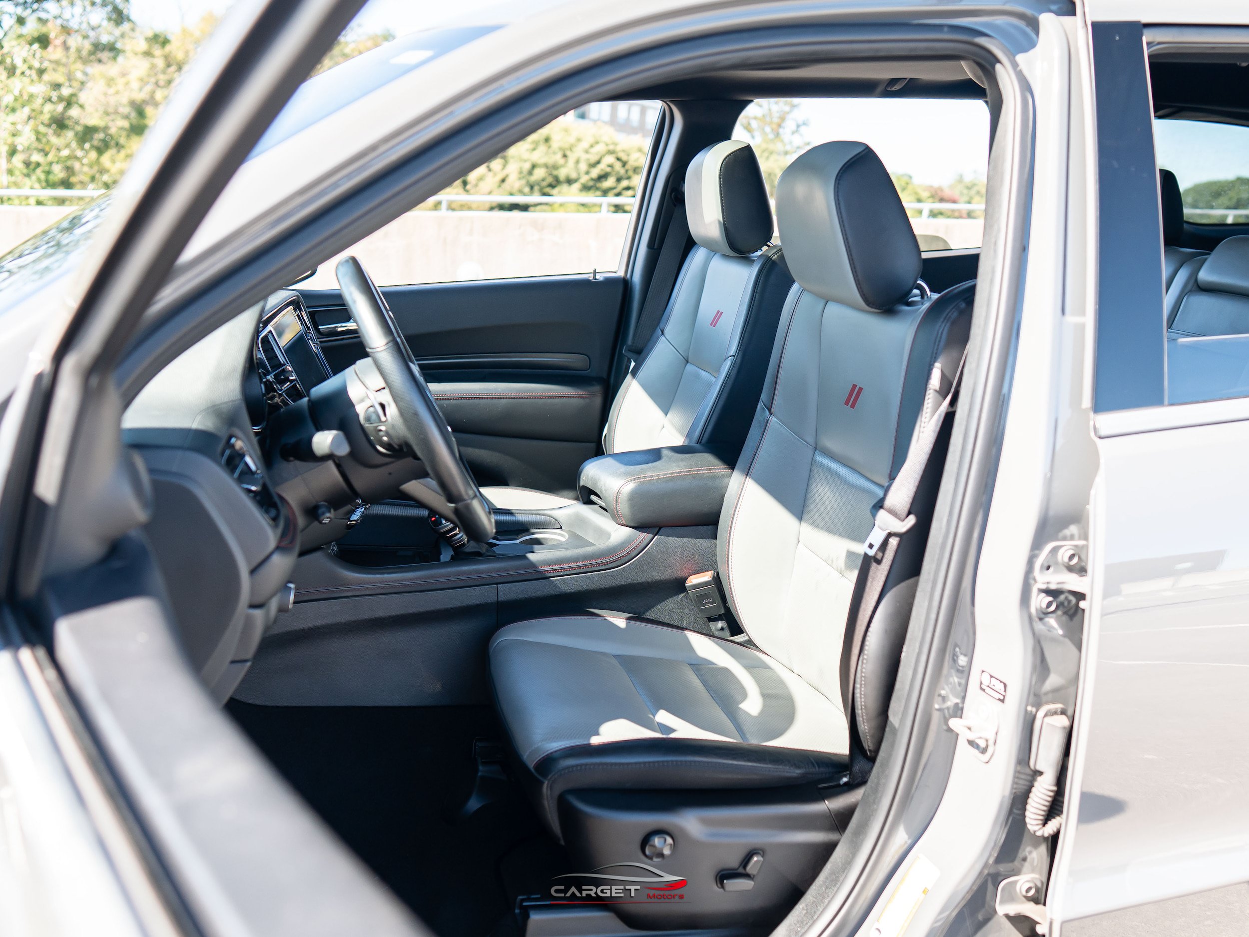 Used 2023 Dodge Durango R/T w/ Tow 'N Go Package AWD/4WD image 16