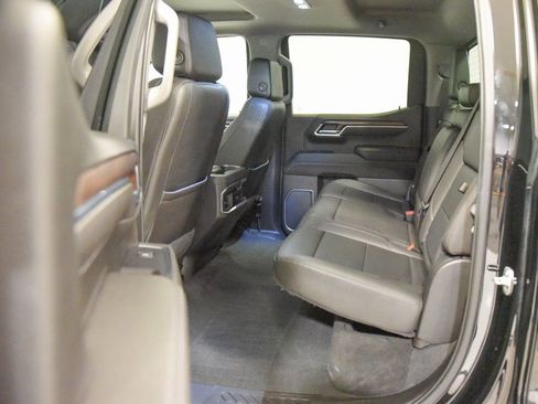 Used 2022 GMC Sierra 1500 SLT w/ SLT Convenience Package image 4