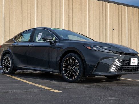 New 2026 Toyota Camry XLE w/ Premium Plus Package image 2