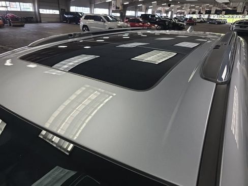 Used 2020 Chrysler Pacifica Limited FWD image 20