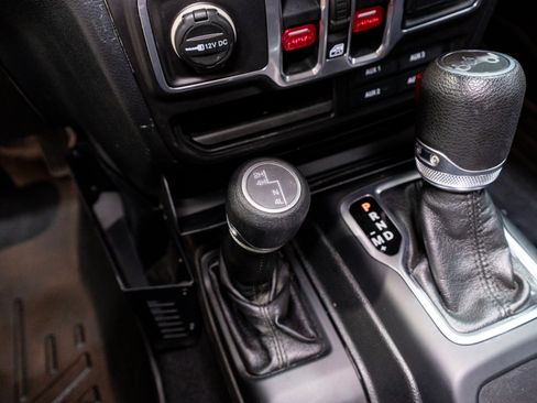 Used 2018 Jeep Wrangler Unlimited Sport S AWD/4WD image 23