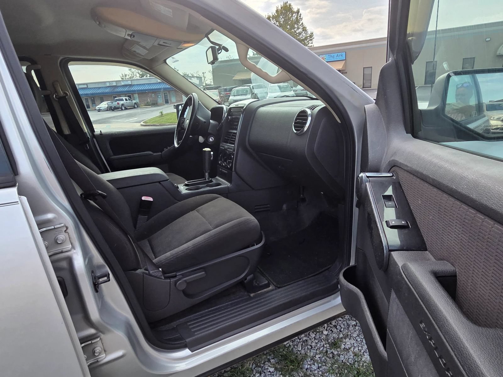 Used 2010 Ford Explorer Sport Trac XLT RWD image 5
