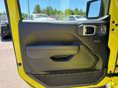 Used 2023 Jeep Wrangler Unlimited w/ 8.4" Radio Group AWD/4WD image 22