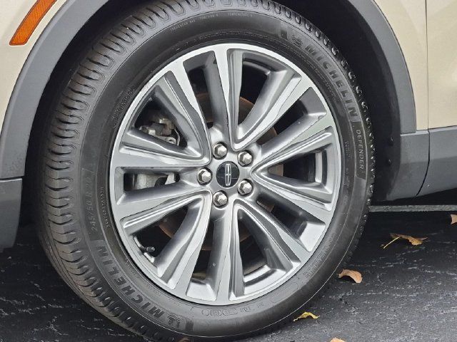 Used 2017 Lincoln MKX Reserve w/ Driver Assistance Package AWD/4WD image 23
