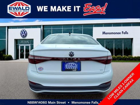 Used 2025 Volkswagen Jetta SE w/ Sunroof Package FWD image 6