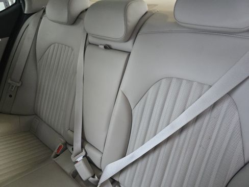 Used 2020 Genesis G70 3.3T image 19