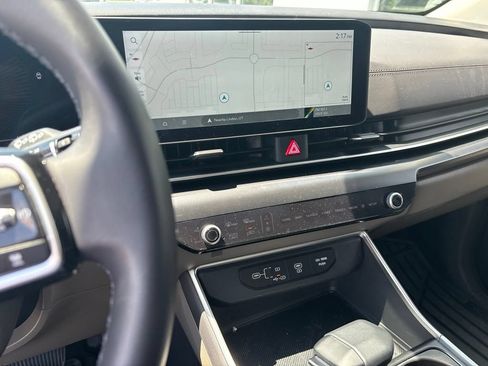 Certified 2026 Kia Carnival FWD image 10