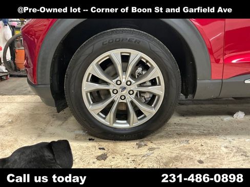 Used 2021 Ford Explorer XLT w/ Equipment Group 202A AWD/4WD image 11