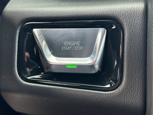 Certified 2025 GMC Yukon XL AT4 w/ AT4 Premium Package AWD/4WD image 32