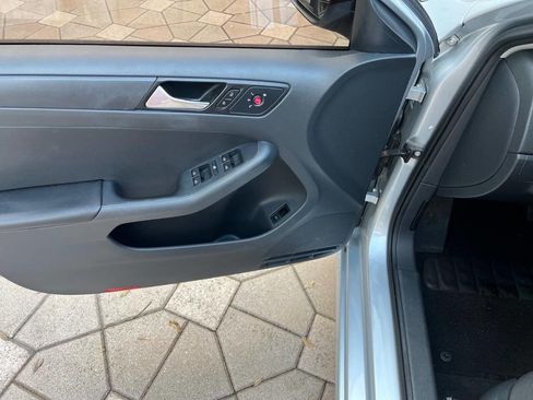 Used 2014 Volkswagen Jetta S image 12