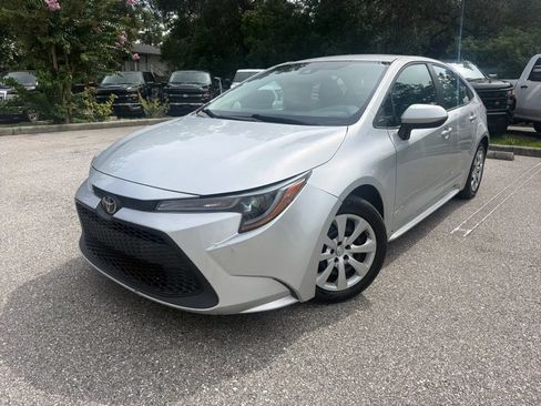 Used 2021 Toyota Corolla LE FWD image 2