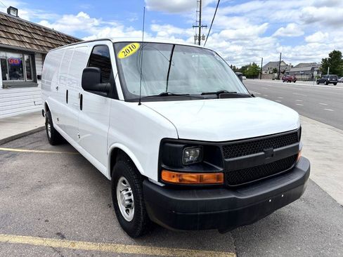 Used 2010 Chevrolet Express 2500 Extended image 10