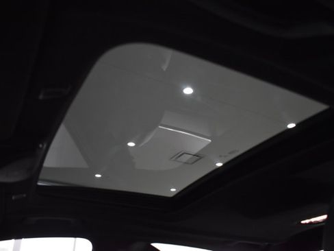 Used 2018 BMW 530e xDrive AWD/4WD image 12