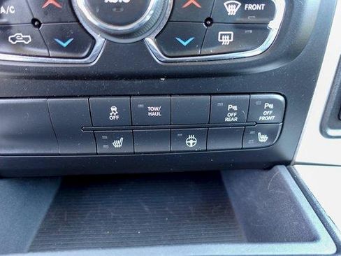 Used 2016 RAM 1500 Big Horn RWD image 23
