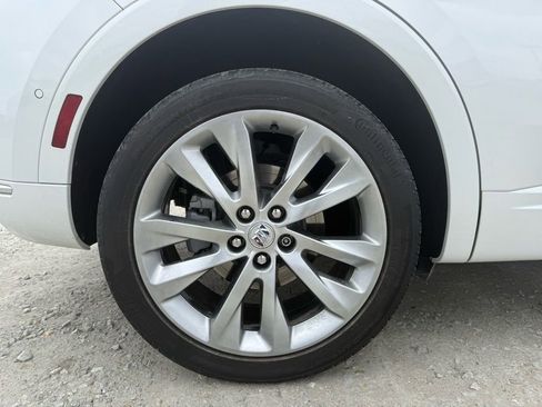 Used 2023 Buick Envision Avenir image 16