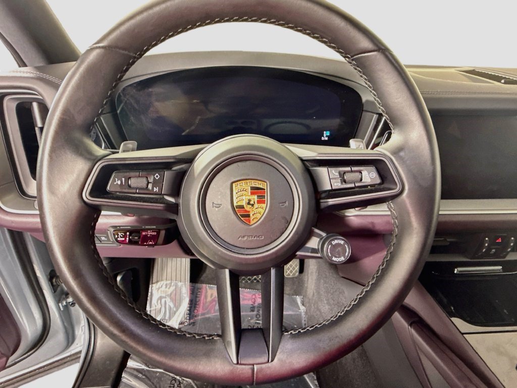 Used 2024 Porsche Cayenne w/ Premium Package Plus (PFM) AWD/4WD image 12