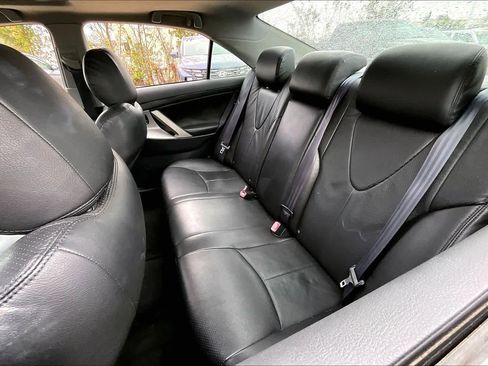 Used 2010 Toyota Camry SE image 18