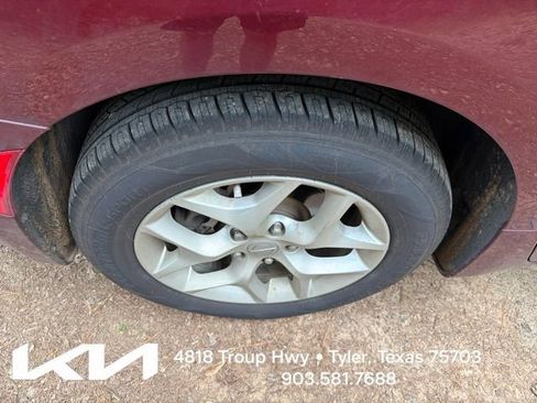 Used 2020 Chrysler Pacifica Touring-L Plus w/ Tire & Wheel Group FWD image 11