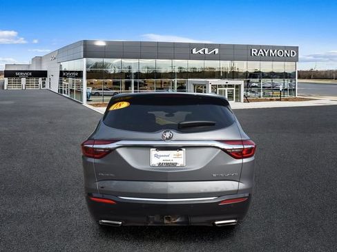 Certified 2018 Buick Enclave Essence w/ Trailering Package FWD image 4