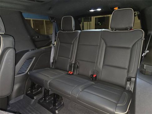 Used 2021 GMC Yukon SLT w/ SLT Luxury Plus Package image 23