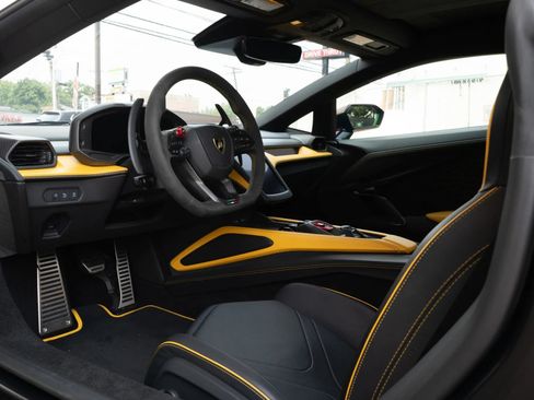 Used 2024 Lamborghini Revuelto AWD/4WD image 55