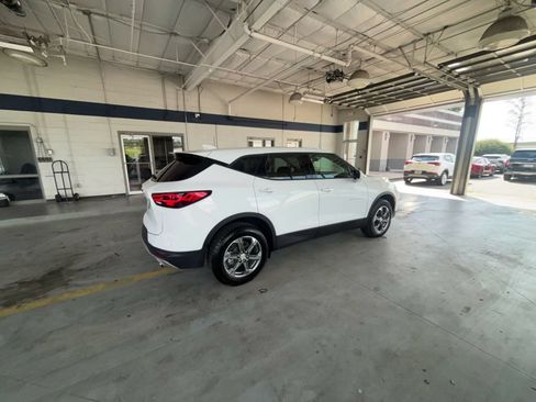 Used 2025 Chevrolet Blazer LT FWD image 14