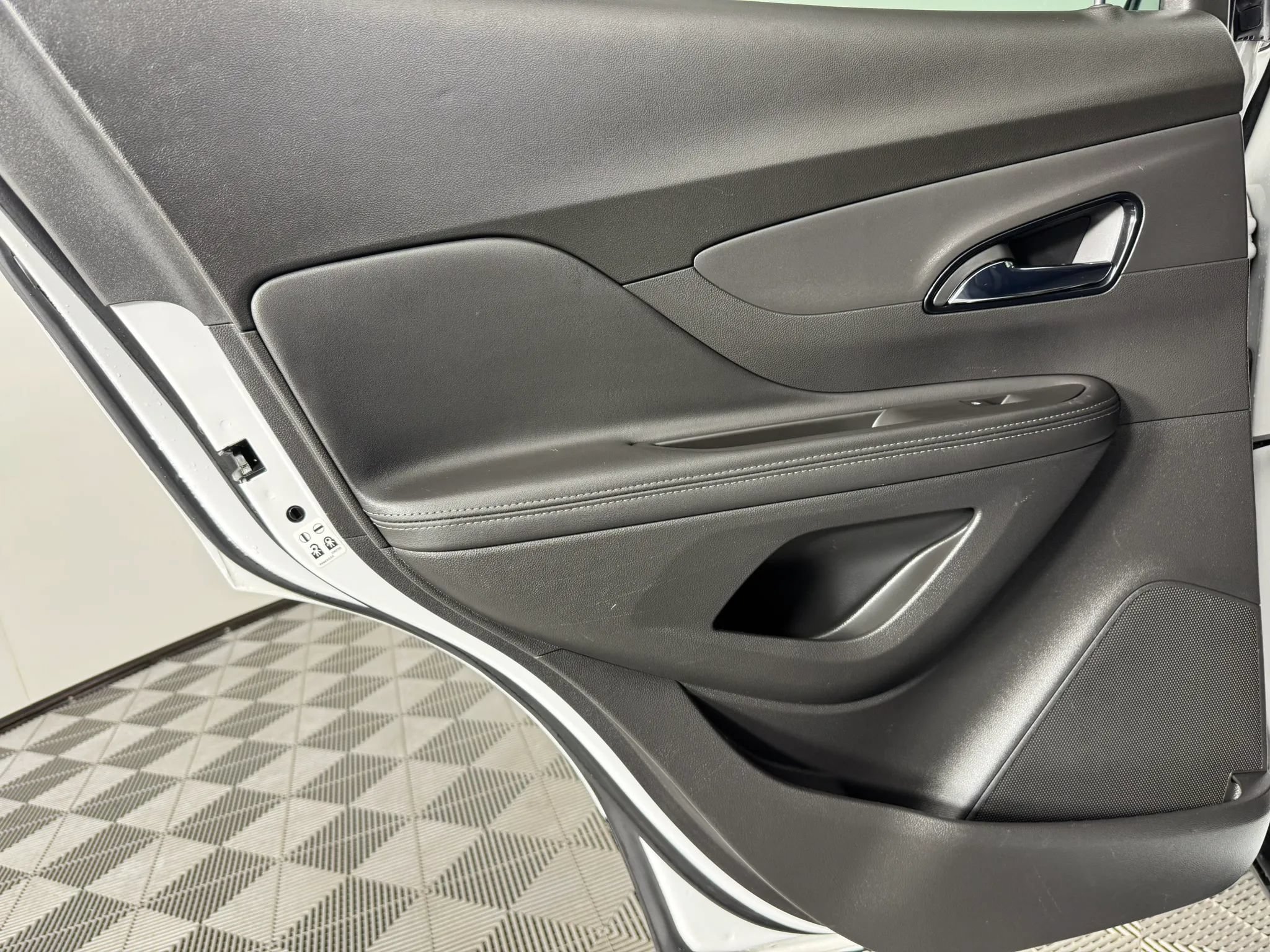 Used 2020 Buick Encore Preferred FWD image 40